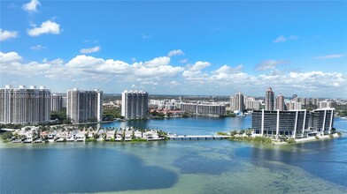 3201 NE 183rd St in Aventura, FL - Building Photo - Building Photo