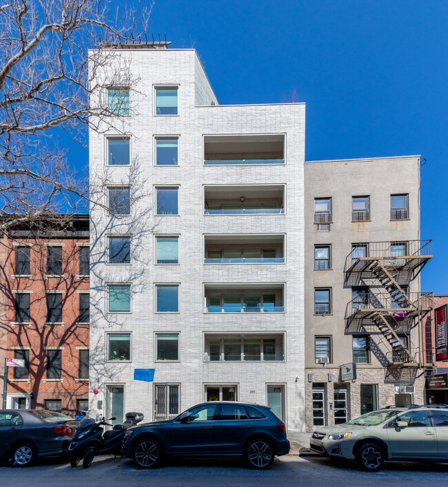 355 E 19th St in New York, NY - Building Photo - Building Photo