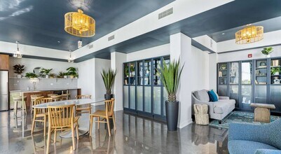 5440 N Sheridan Rd in Chicago, IL - Foto de edificio - Building Photo