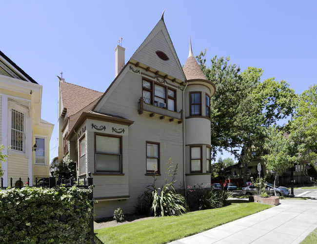 2600 N St in Sacramento, CA - Foto de edificio - Building Photo