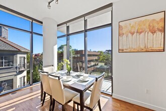 101 Bowen St in Dallas, TX - Building Photo - Building Photo