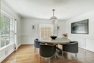 2136 Pelham Dr in Houston, TX - Building Photo - Building Photo