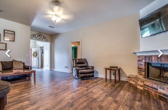 9306 Quincy Ave in Lubbock, TX - Foto de edificio - Building Photo