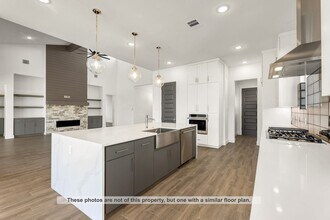 4800 White Ash Ct in College Station, TX - Building Photo - Building Photo