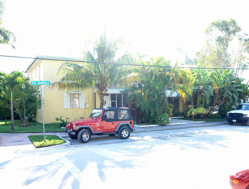 1797 Marseille Dr in Miami Beach, FL - Building Photo