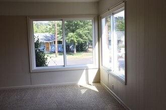 614 Beech St in Vancouver, WA - Foto de edificio - Building Photo