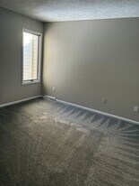 2818 Sand Run Pkwy in Fairlawn, OH - Building Photo