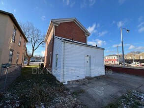 8 S 1st St in Trenton, OH - Building Photo - Building Photo