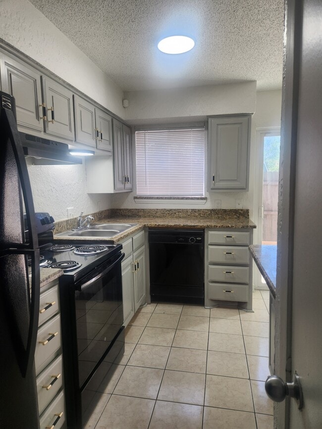 6828 Brentwood Stair Rd, Unit D in Fort Worth, TX - Building Photo - Building Photo