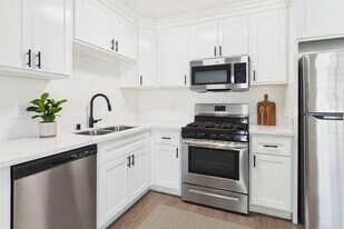 Reseda Apartments in Reseda, CA - Building Photo