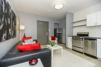 944 W Montrose Ave in Chicago, IL - Building Photo - Building Photo