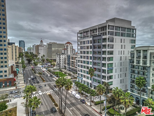 property at 200 W Ocean Blvd