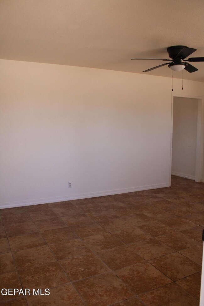 5656 Sun Valley Dr in El Paso, TX - Building Photo - Building Photo