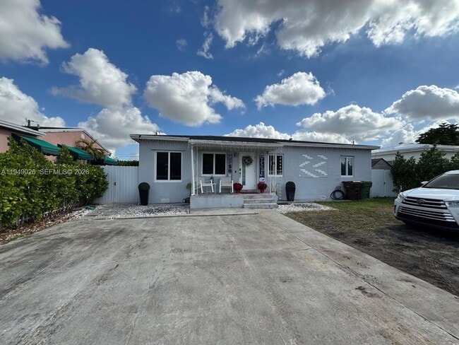 3551 Palm Ave in Hialeah, FL - Building Photo - Building Photo