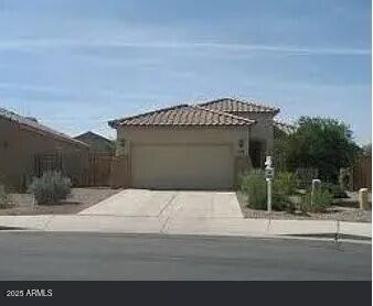 42783 W Kendra Way in Maricopa, AZ - Foto de edificio