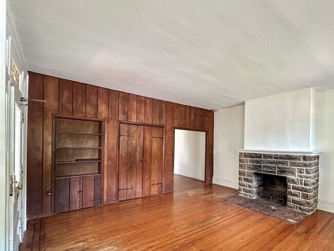 2803 W Queen Ln, Unit 1 in Philadelphia, PA - Building Photo - Building Photo