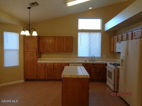 38865 Fruitridge Ct in Palmdale, CA - Building Photo - Building Photo