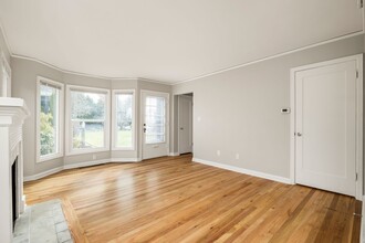 Parkside Apartments in Hillsboro, OR - Building Photo - Interior Photo