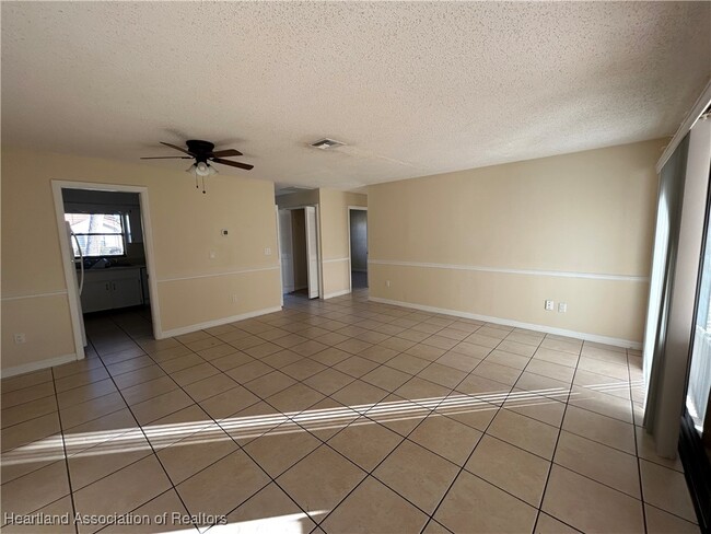 4815 Vilabella Dr in Sebring, FL - Building Photo - Building Photo