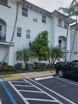 8930 NW 97th Ave in Doral, FL - Building Photo