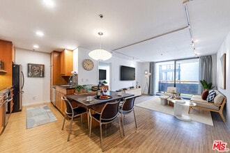 222 S Central Ave in Los Angeles, CA - Building Photo - Building Photo