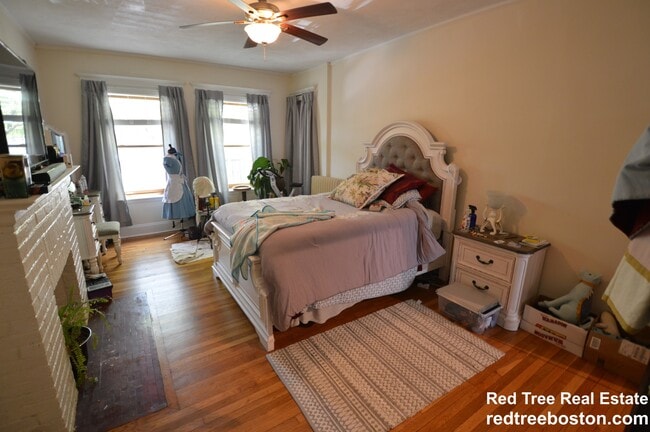 1251 Commonwealth Ave, Unit 2 in Boston, MA - Foto de edificio - Building Photo