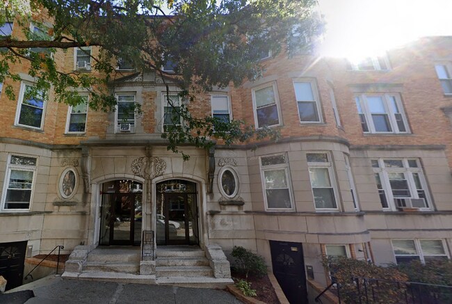 17 Fairbanks St, Unit 1
