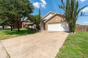 2105 Sumac Dr in Forney, TX - Building Photo