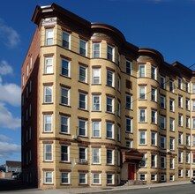 Sargeant West Apartments in Holyoke, MA - Foto de edificio - Building Photo