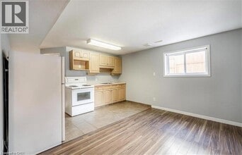 87(A) TAMVALE Crescent in Kitchener, ON - Building Photo - Building Photo