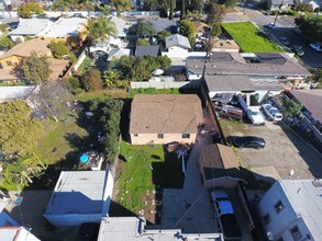 4611 W 18th St in Los Angeles, CA - Foto de edificio - Building Photo