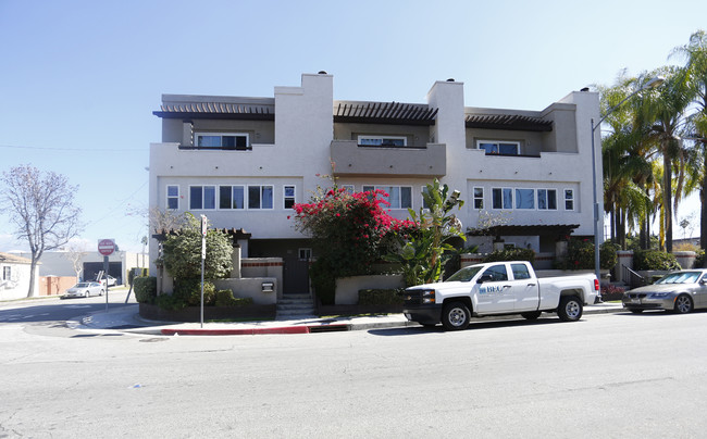 808 N Kenilworth Ave in Glendale, CA - Building Photo - Building Photo