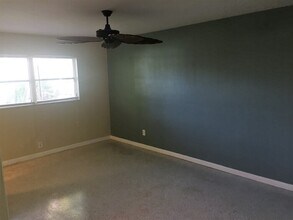 4236 Country Club Blvd in Cape Coral, FL - Building Photo - Building Photo