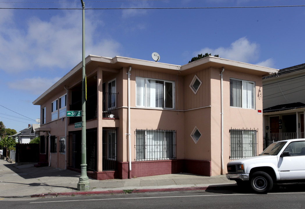 3782-3798 Angelo Ave in Oakland, CA - Foto de edificio