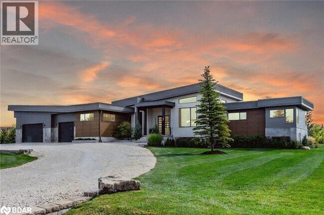 property at 7 Meadowlark Way