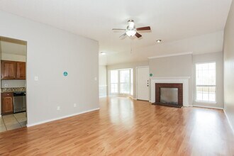 705 Cross Ridge Cir in Fort Worth, TX - Building Photo - Building Photo