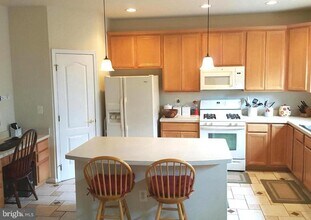 9730 Corbett Cir in Manassas Park, VA - Building Photo - Building Photo
