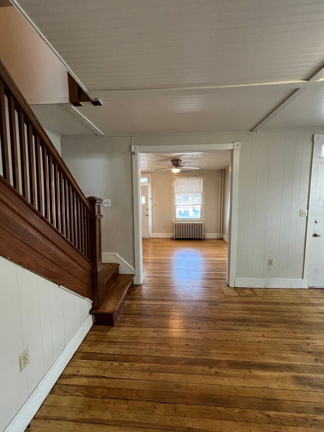 property at 117 W Ferdinand St