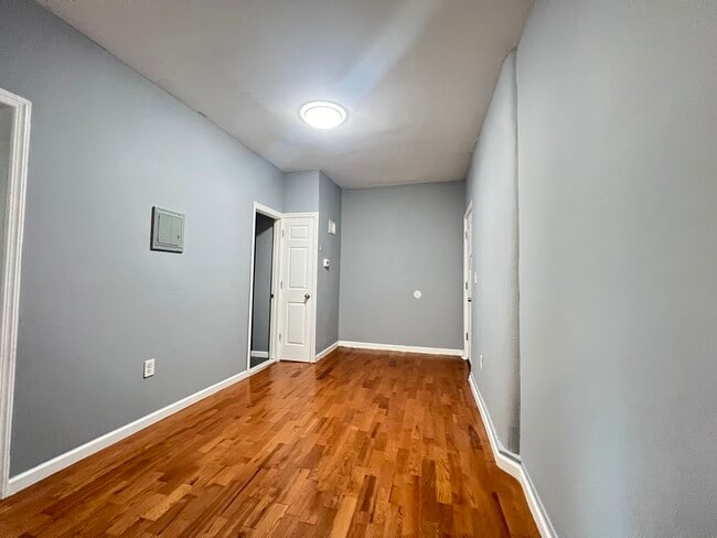 300 Lyons Ave, Unit 2 in Newark, NJ - Building Photo - Building Photo