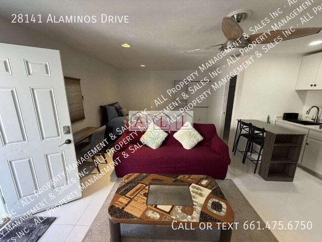 28141 Alaminos Dr in Santa Clarita, CA - Building Photo - Building Photo