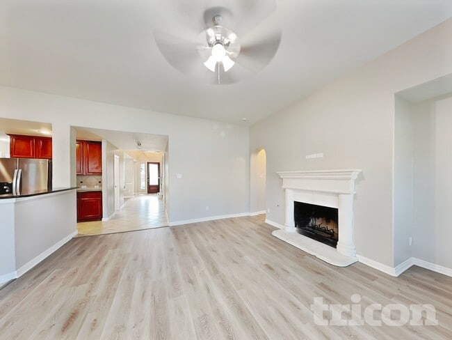 2712 Columbus in Grand Prairie, TX - Foto de edificio - Building Photo