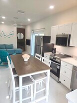 877 Bruce Ave in Clearwater, FL - Building Photo