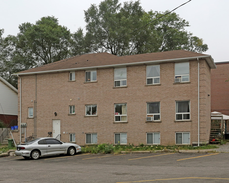 90 Tisdale St S in Hamilton, ON - Building Photo