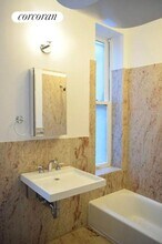 331 E 89th St in New York, NY - Building Photo - Building Photo