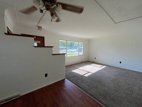 7412 Montclaire Ave in Godfrey, IL - Building Photo - Building Photo