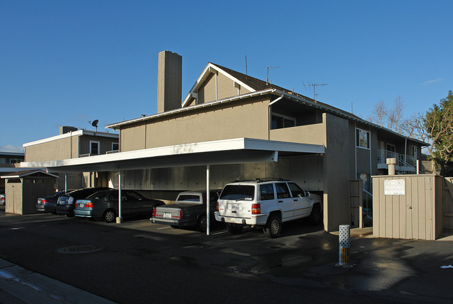 1214 Rutland Rd in Newport Beach, CA - Foto de edificio - Building Photo