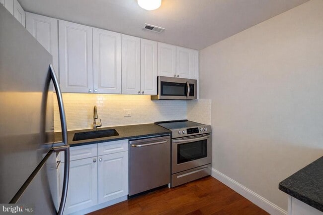 605 W Market St in West Chester, PA - Building Photo - Building Photo