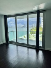 1000 West Ave, Unit 523 in Miami Beach, FL - Building Photo - Building Photo