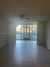 3690 Inverrary Dr in Lauderhill, FL - Building Photo - Building Photo
