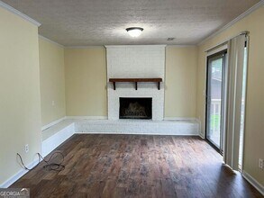 5935 Avenue of Redwoods SW in College Park, GA - Building Photo - Building Photo